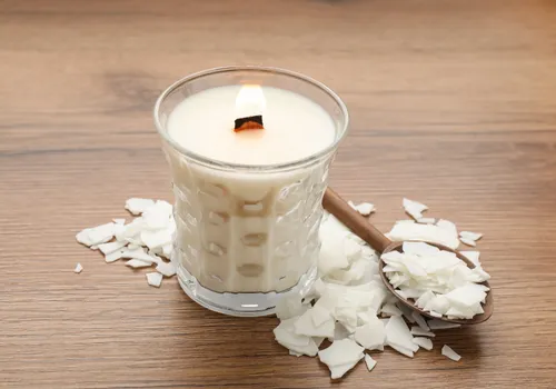 10 unbelievable ways to reuse old candle wax!